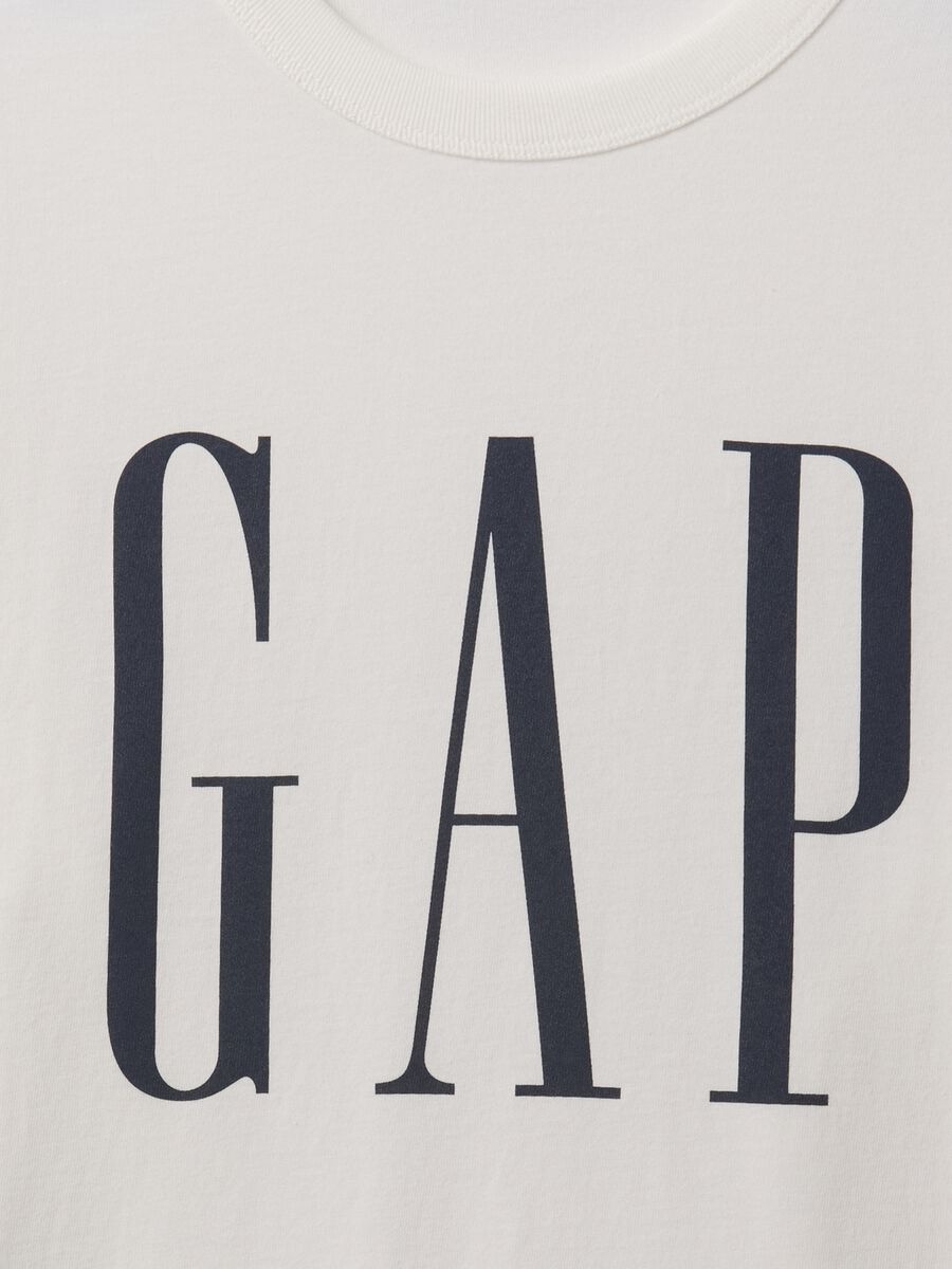 White long sleeve T-shirt with Gap logo_4