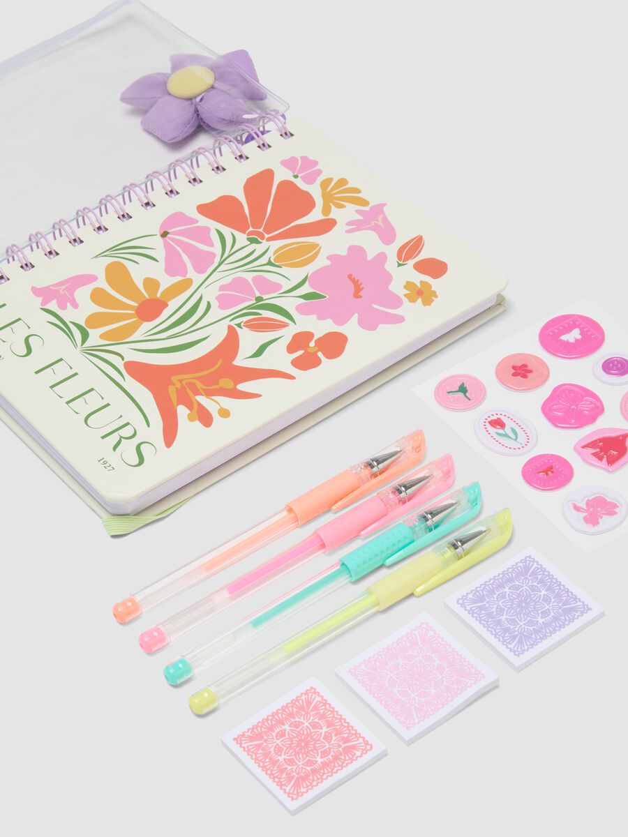 Set cancelleria multicolor con blocco note decorato_2
