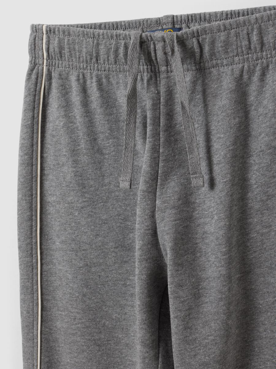Pantaloni jogger grigi in puro cotone organico comfort fit per bambino_2