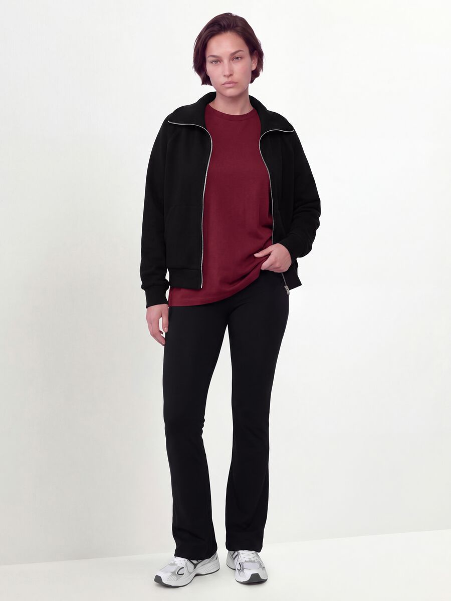 Felpa nera in viscosa elasticizzata con dolcevita regular fit_1