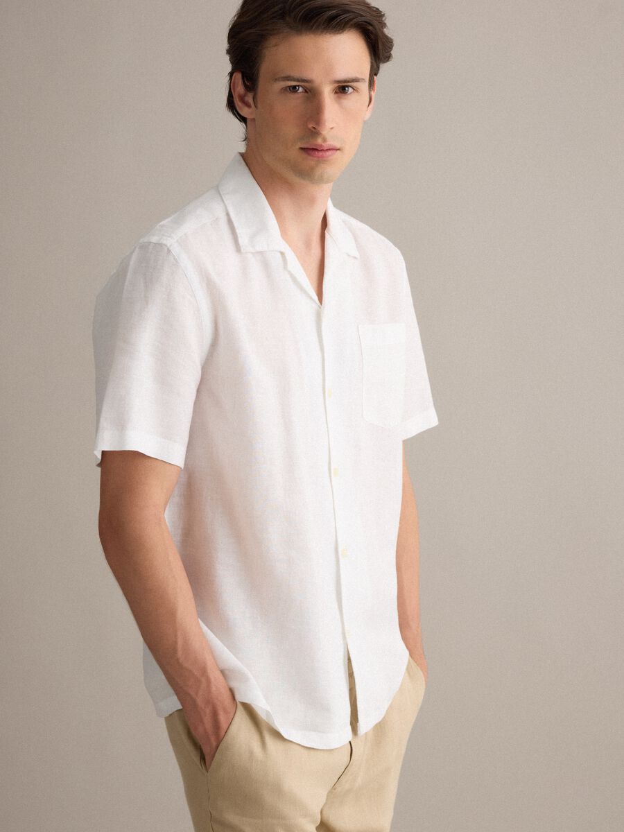 Camicia bianca in misto lino e cotone con collo bowling regular fit_0