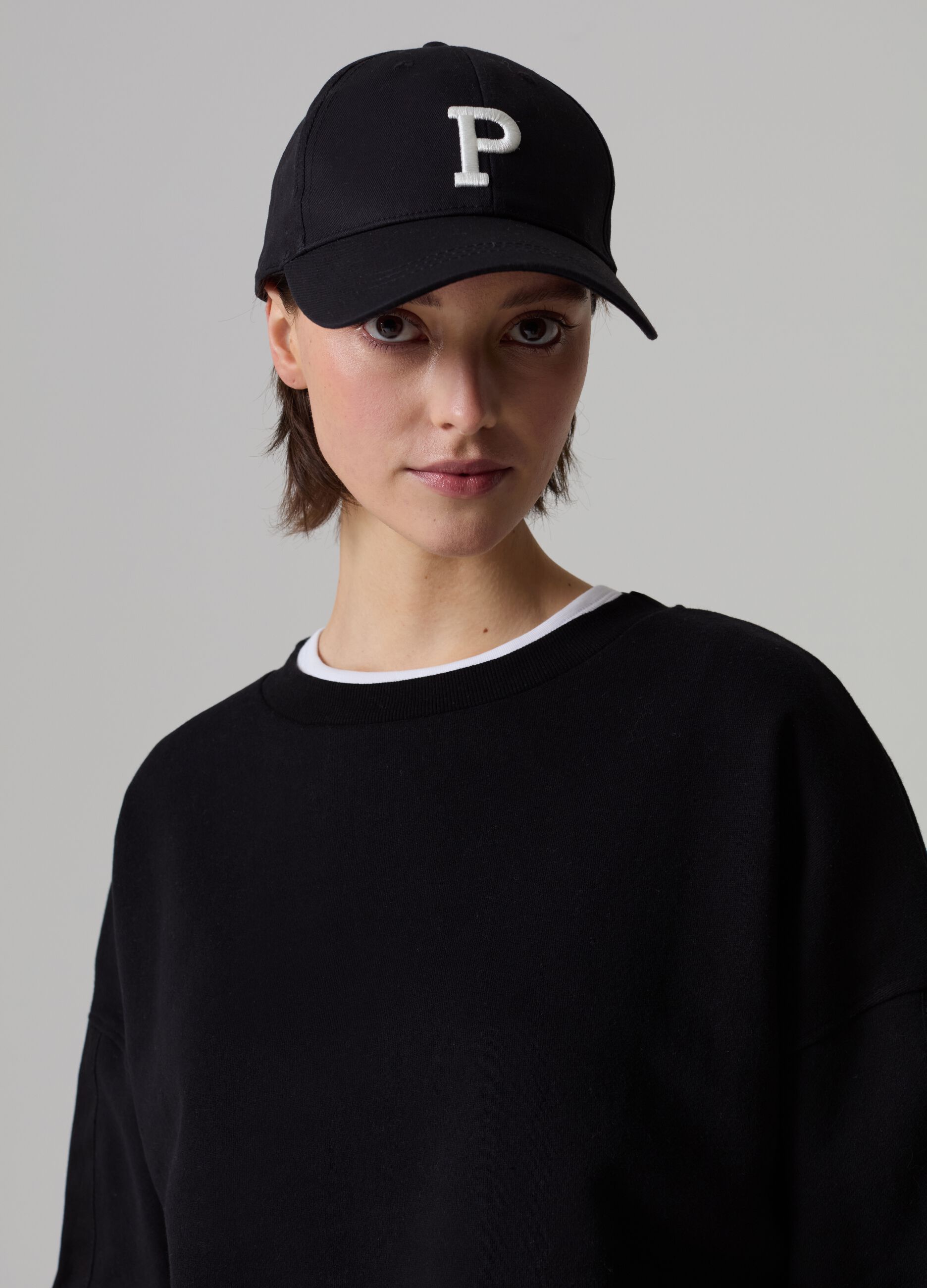 Felpa oversize con scollo rotondo