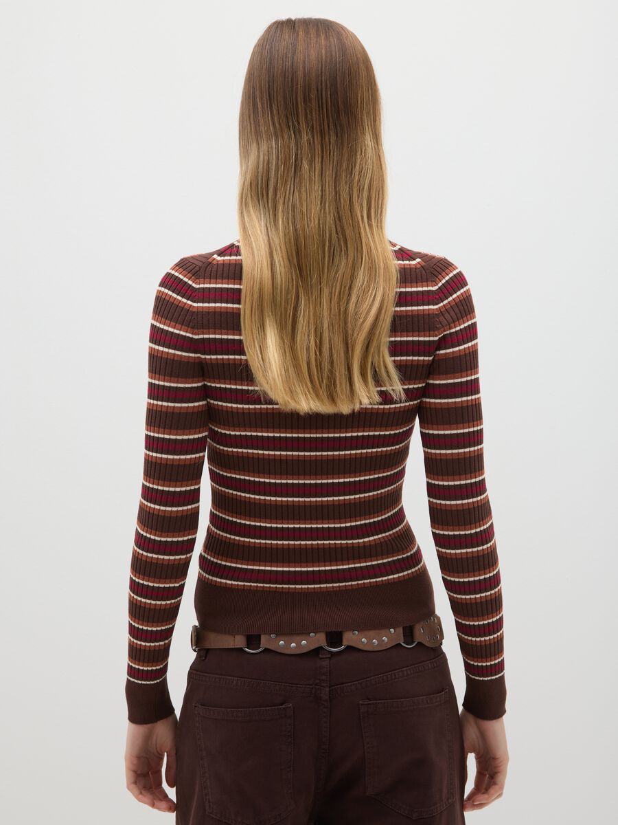 Maglia a righe marrone con collo alto in misto viscosa_2