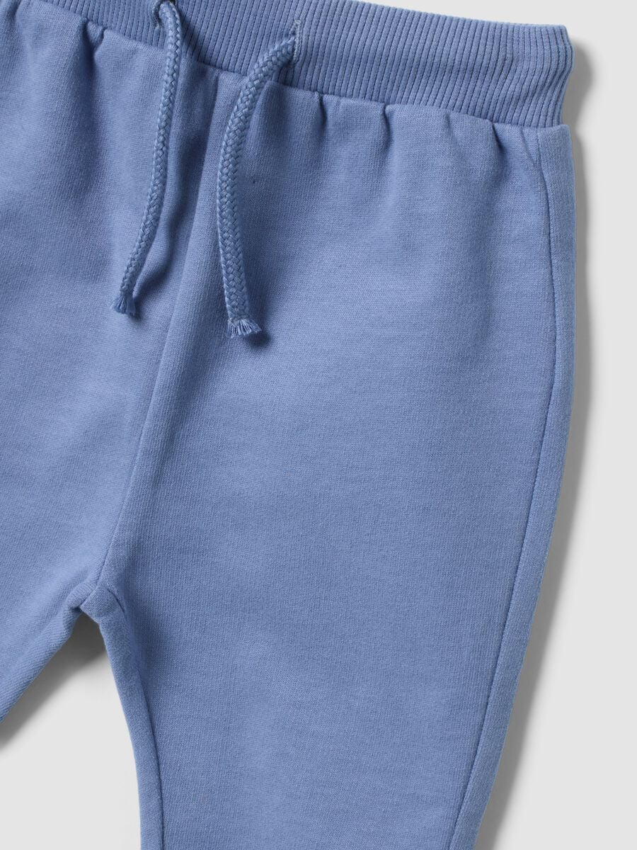 Completo blu in puro cotone organico con felpa e pantaloni per neonato_3