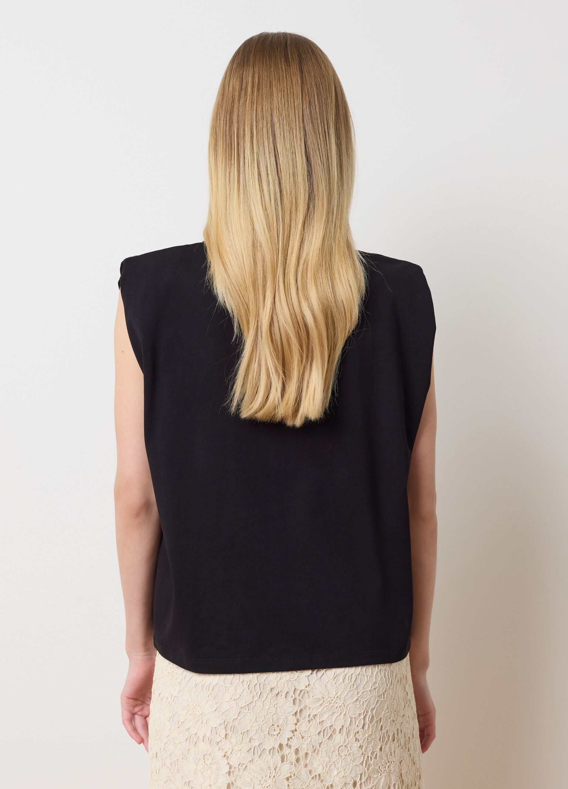 Black sleeveless boxy-fit T-shirt with spaghetti straps