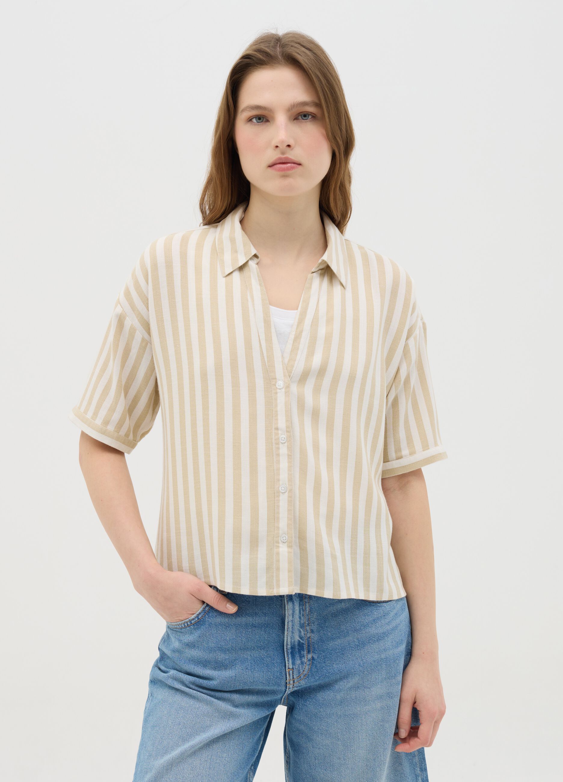 Camicia da donna multicolor regular fit con maniche corte e colletto