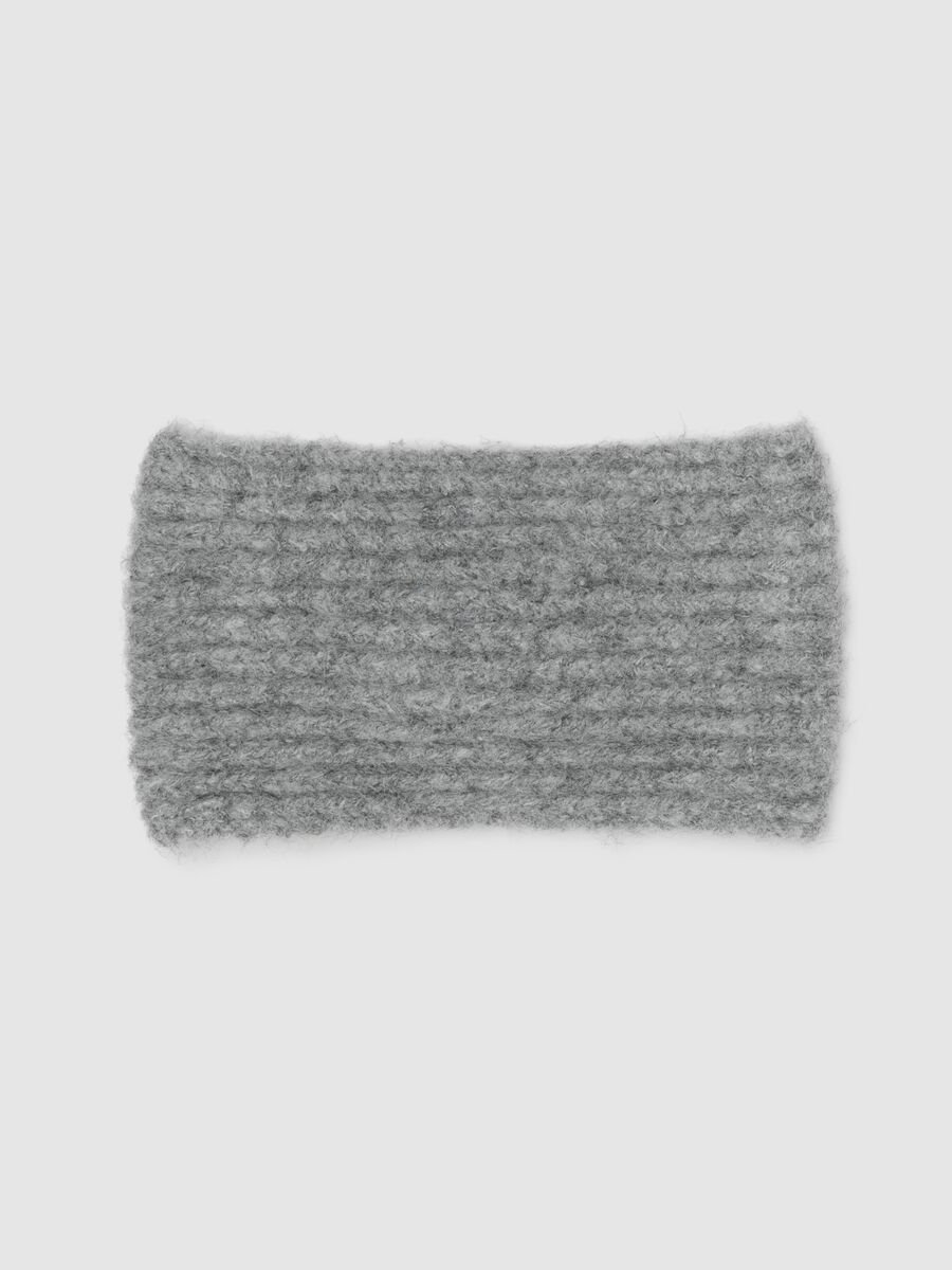 Grey Headband with Braided Knit Pattern_1