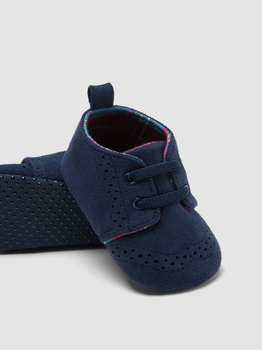 Blue baby shoes with elastic laces and full lining_1