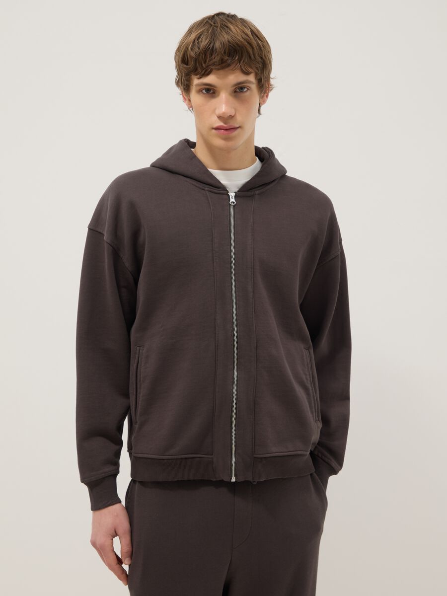 Felpa in misto cotone marrone oversize fit con cappuccio_1