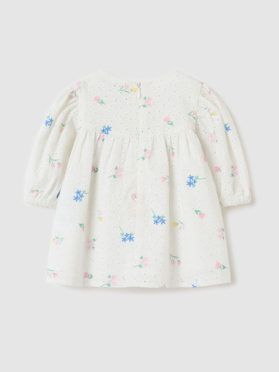 Broderie anglaise dress with embroidered flowers_1
