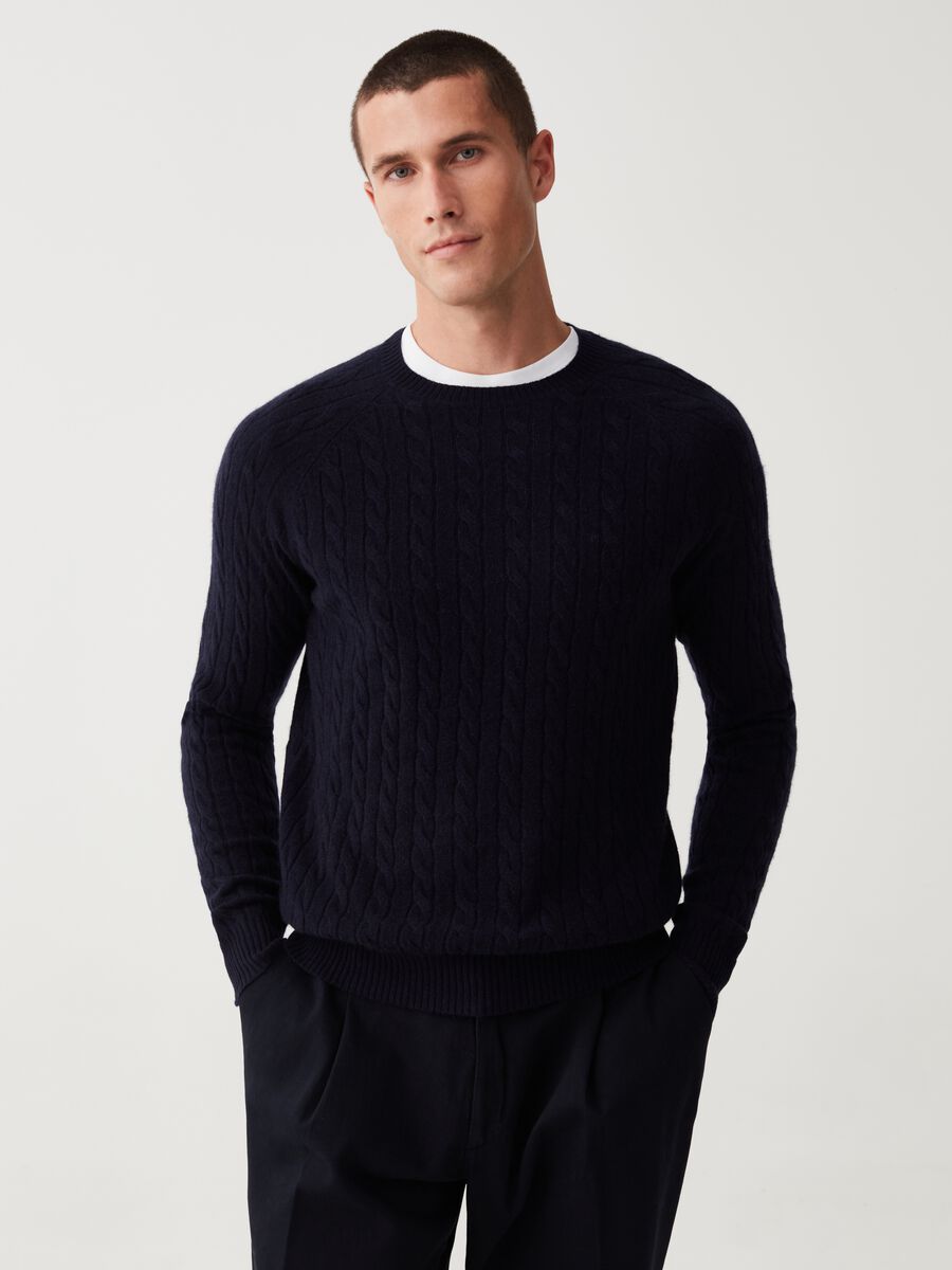 Pullover in cashmere con lavorazione a trecce_0