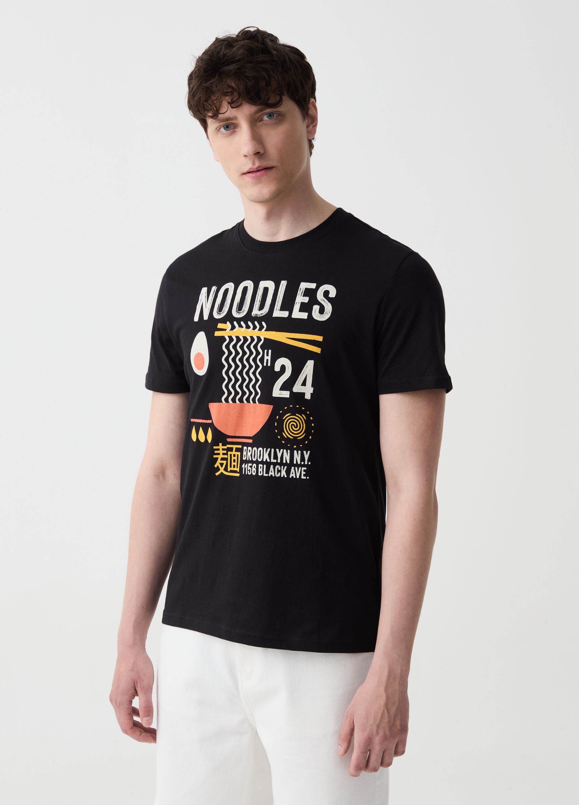 T-shirt con stampa noodles