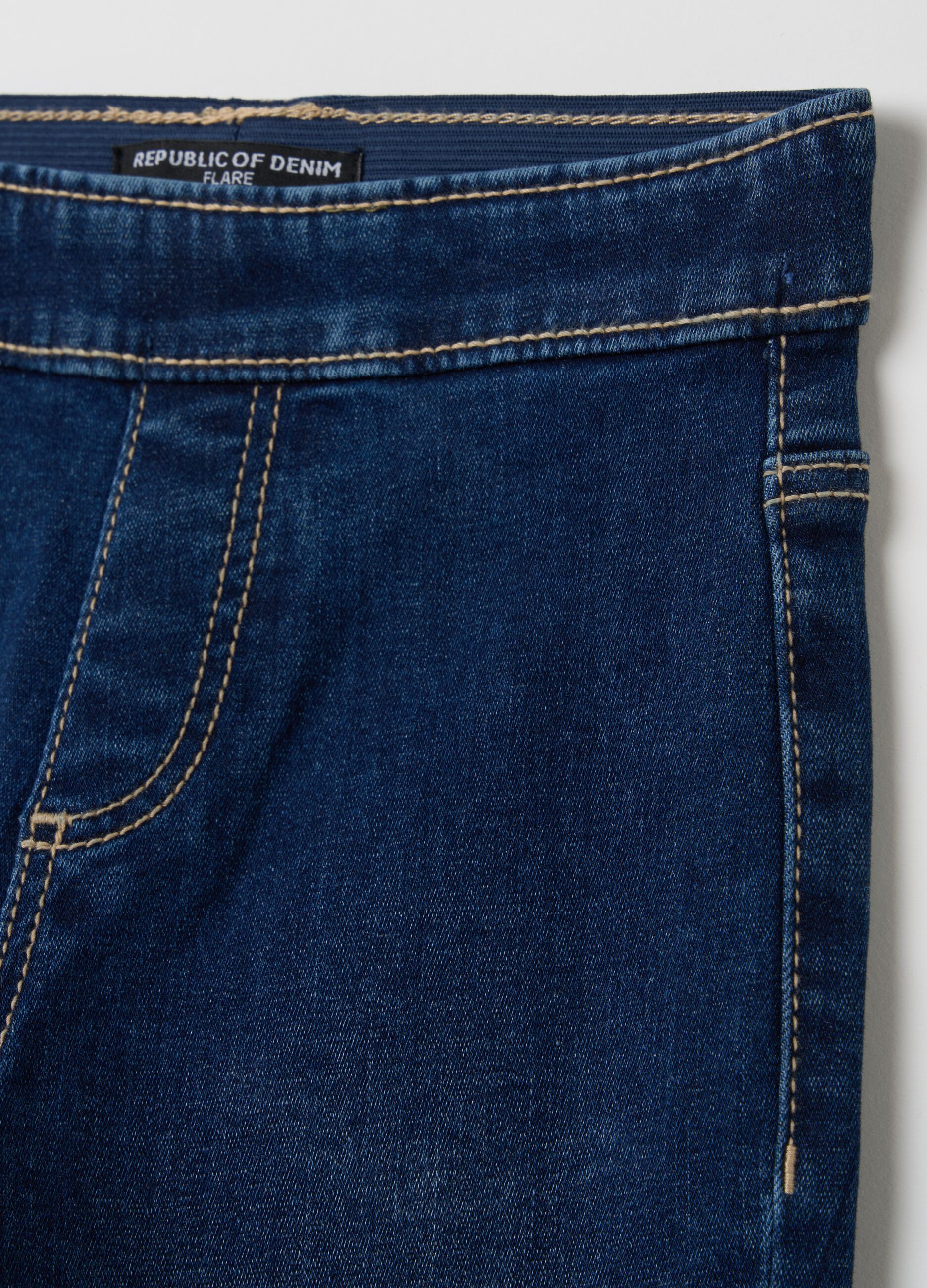 Flare-fit jeggings with pockets