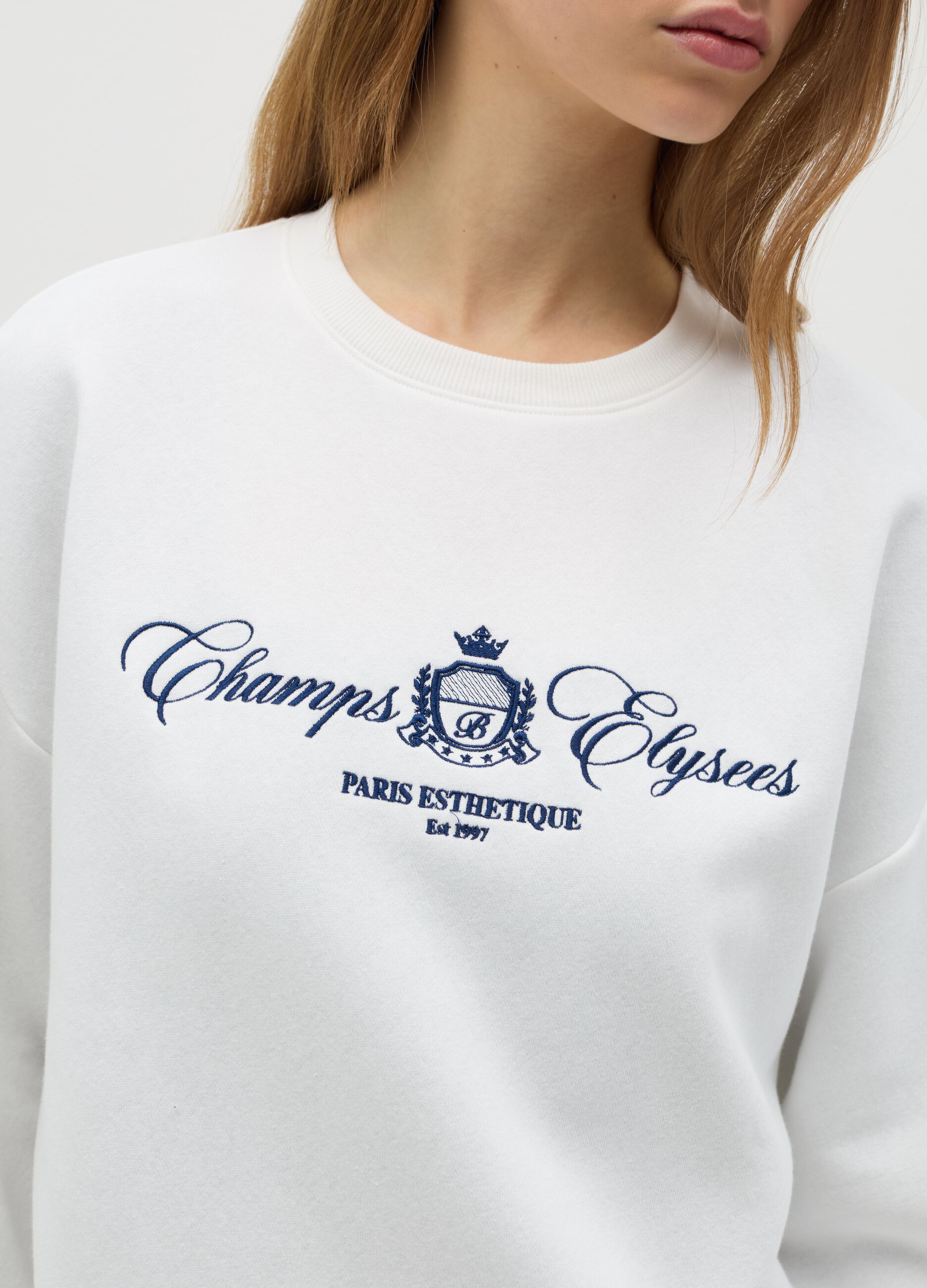 Felpa bianca con ricamo "Champs Elysees"