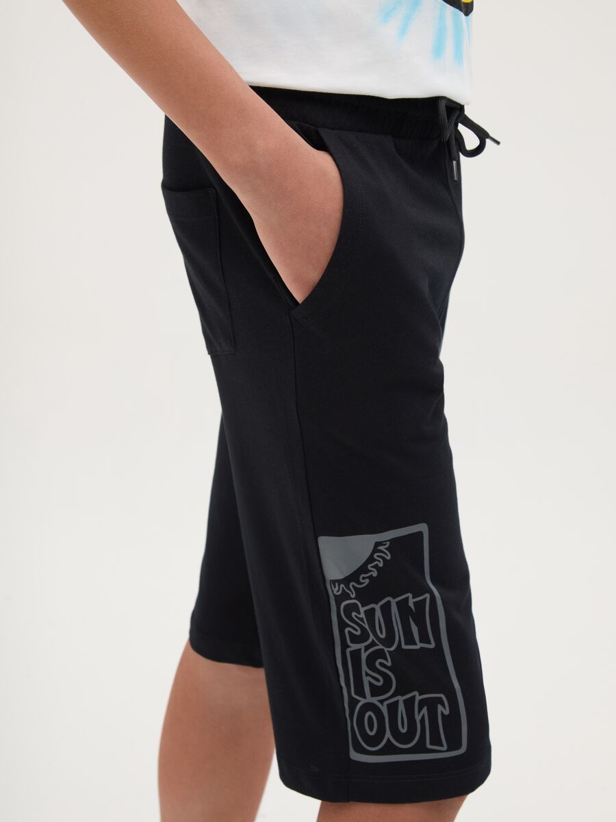 Regular fit black cotton boys' shorts_1
