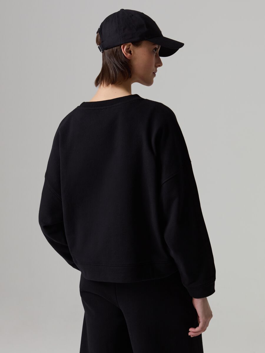 Oversized sweatshirt with round neck_2