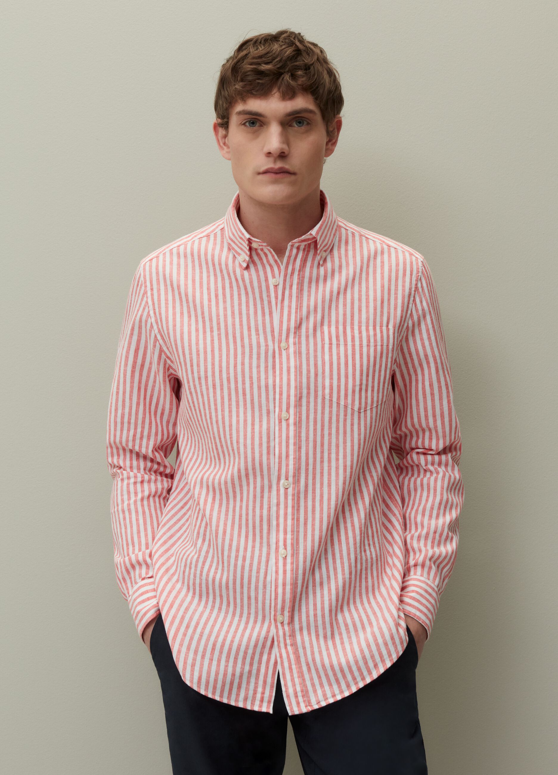 Regular-fit linen and cotton shirt with pocket