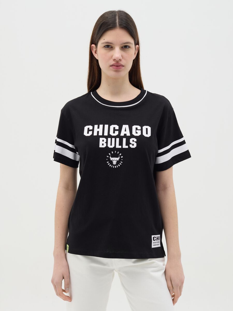 Black T-shirt with NBA Chicago Bulls print_0