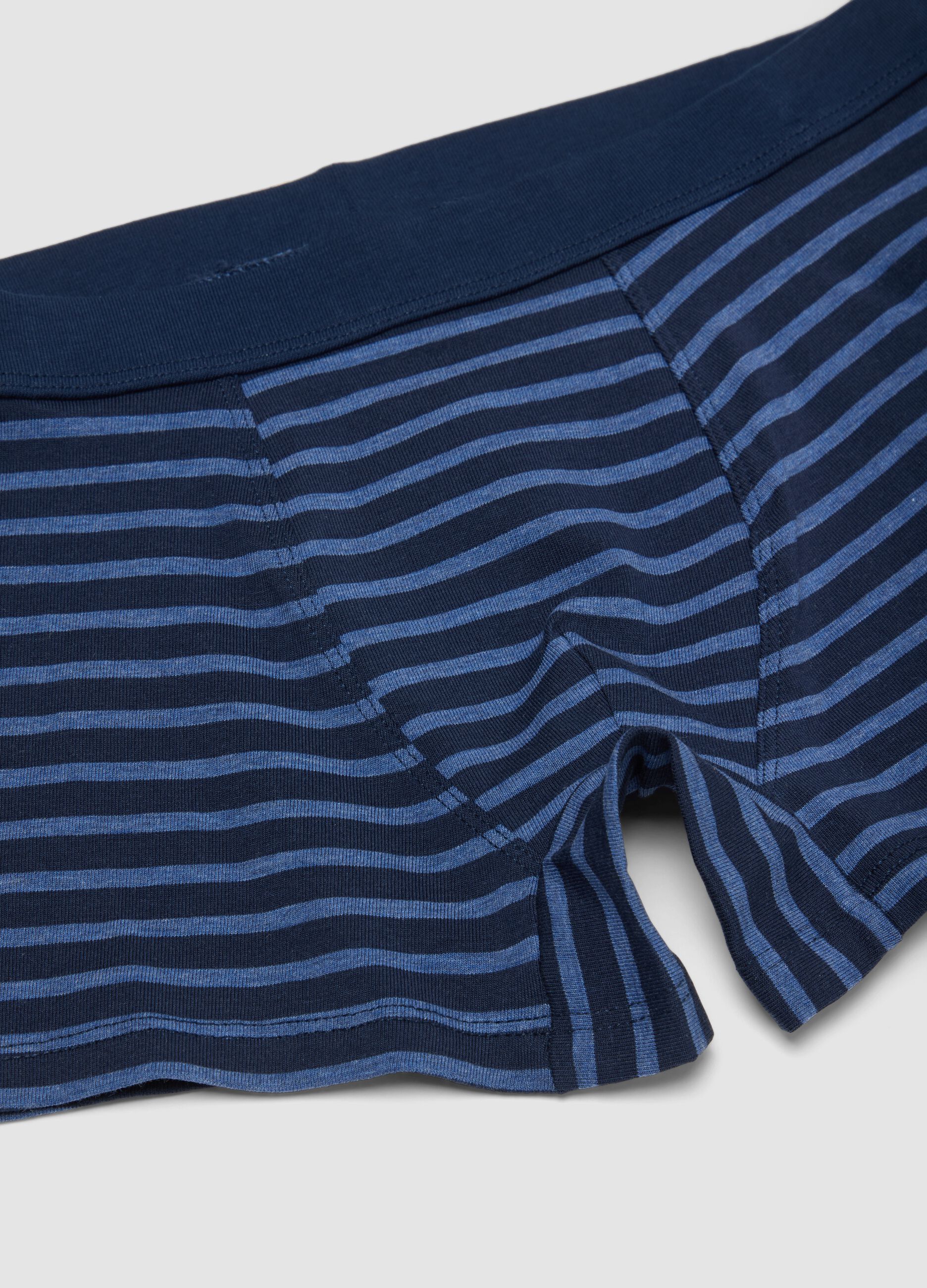 Boxer midi blu a righe in cotone organico elasticizzato per bambino