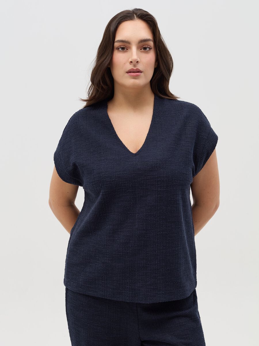 Curvy woven T-shirt with V neck_0