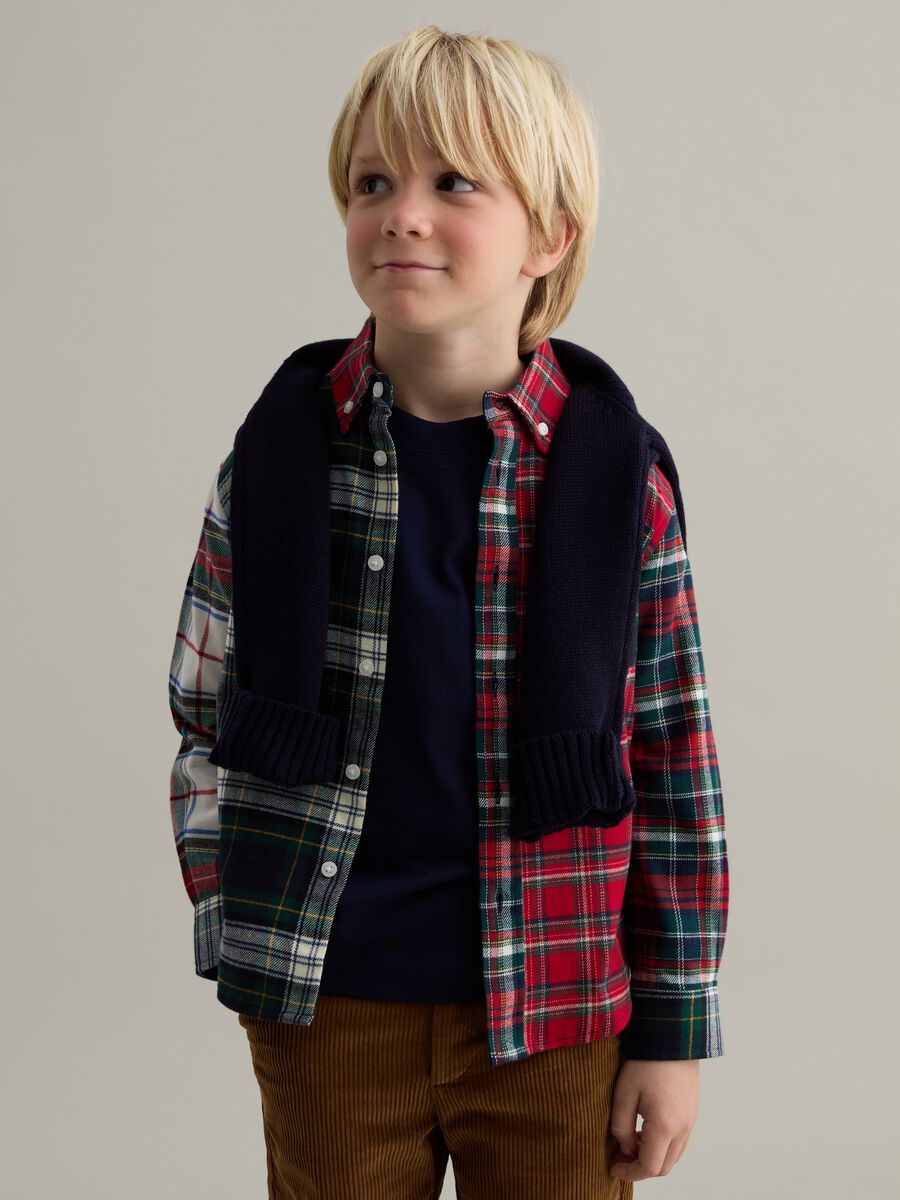 Flannel shirt with tartan pattern_0