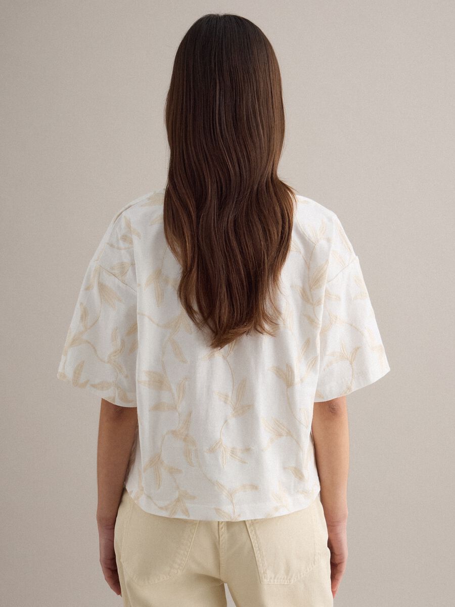 White pure cotton t-shirt relaxed fit with floral embroidery_3