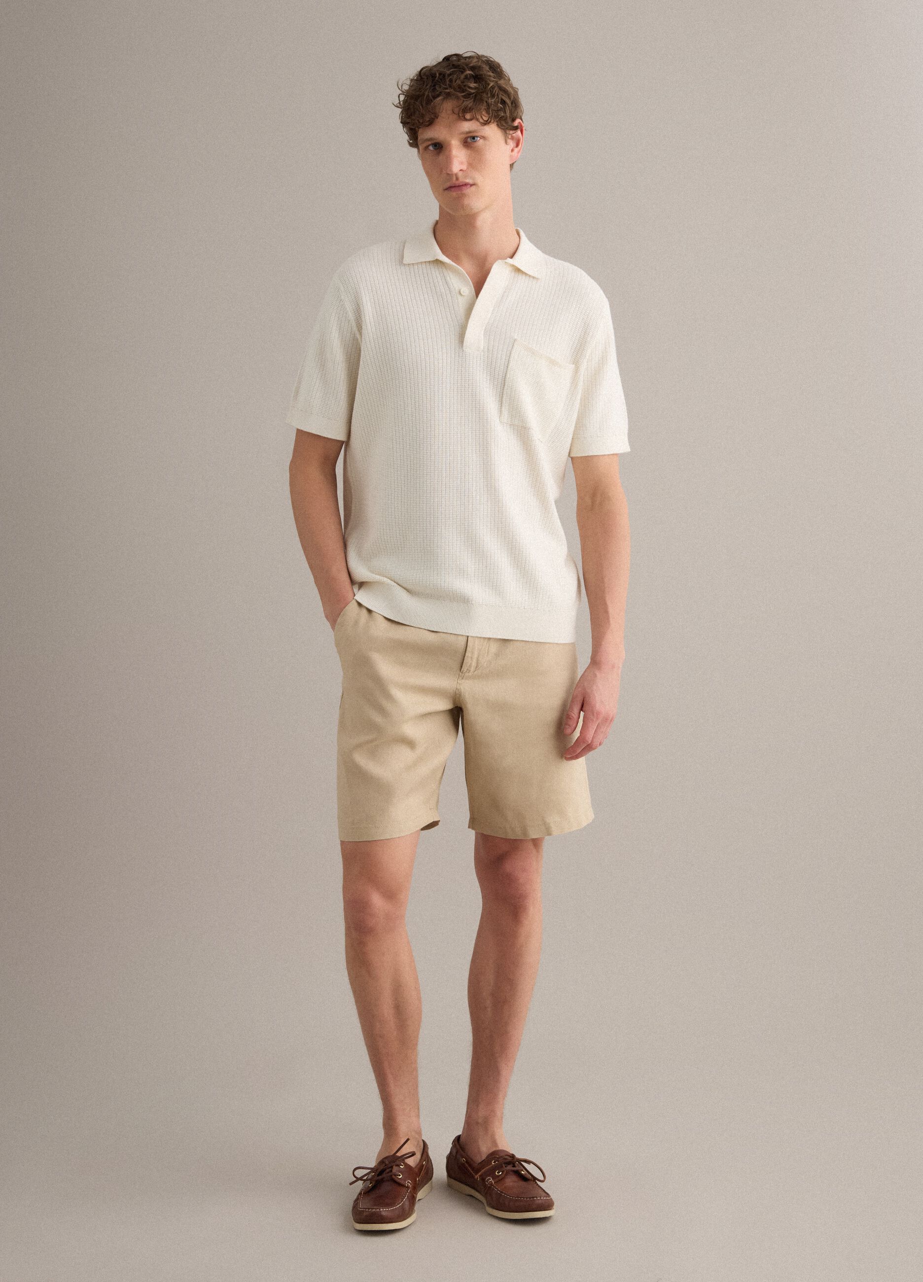 Beige pure linen Bermuda shorts with elasticated waist