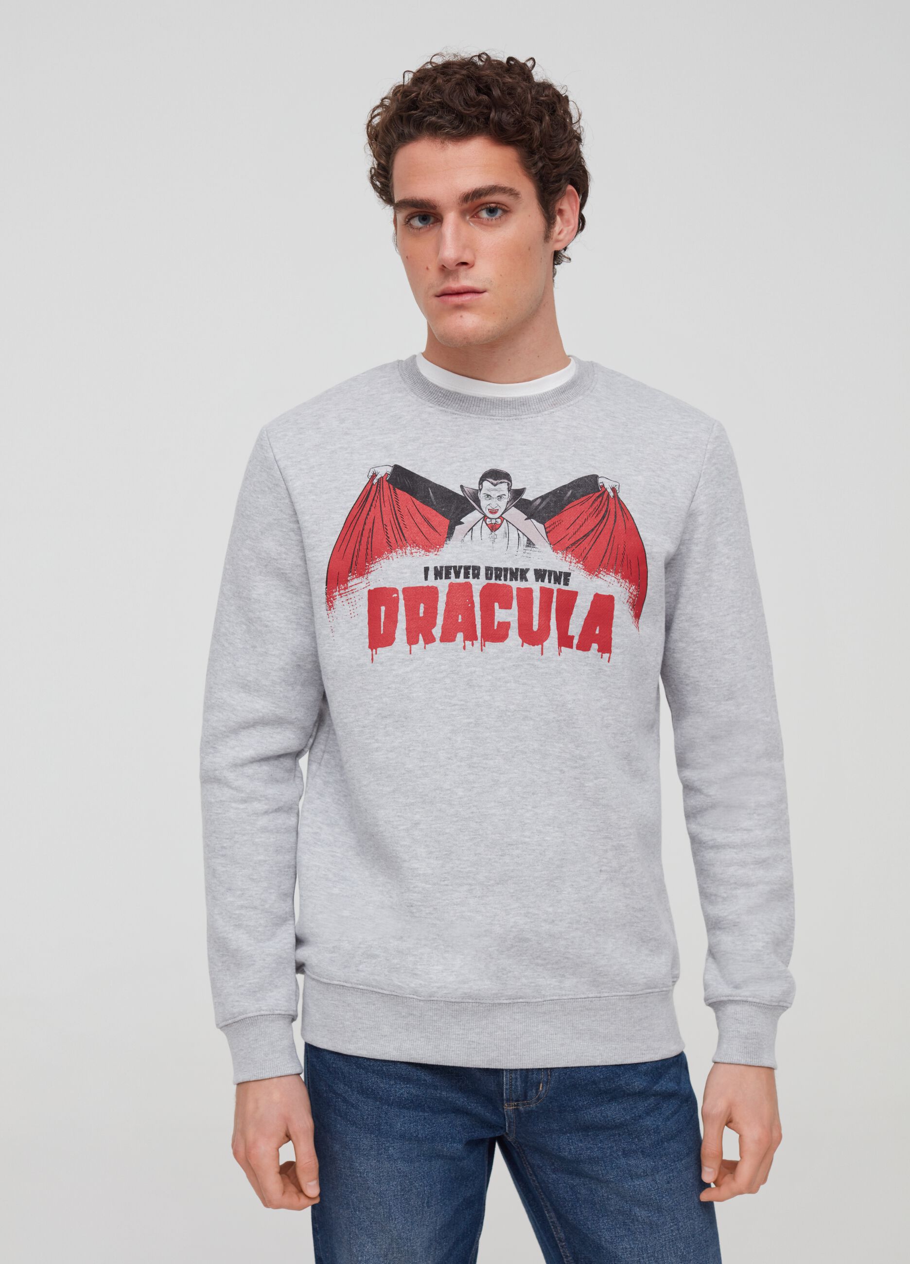 Round neck sweatshirt with Dracula print