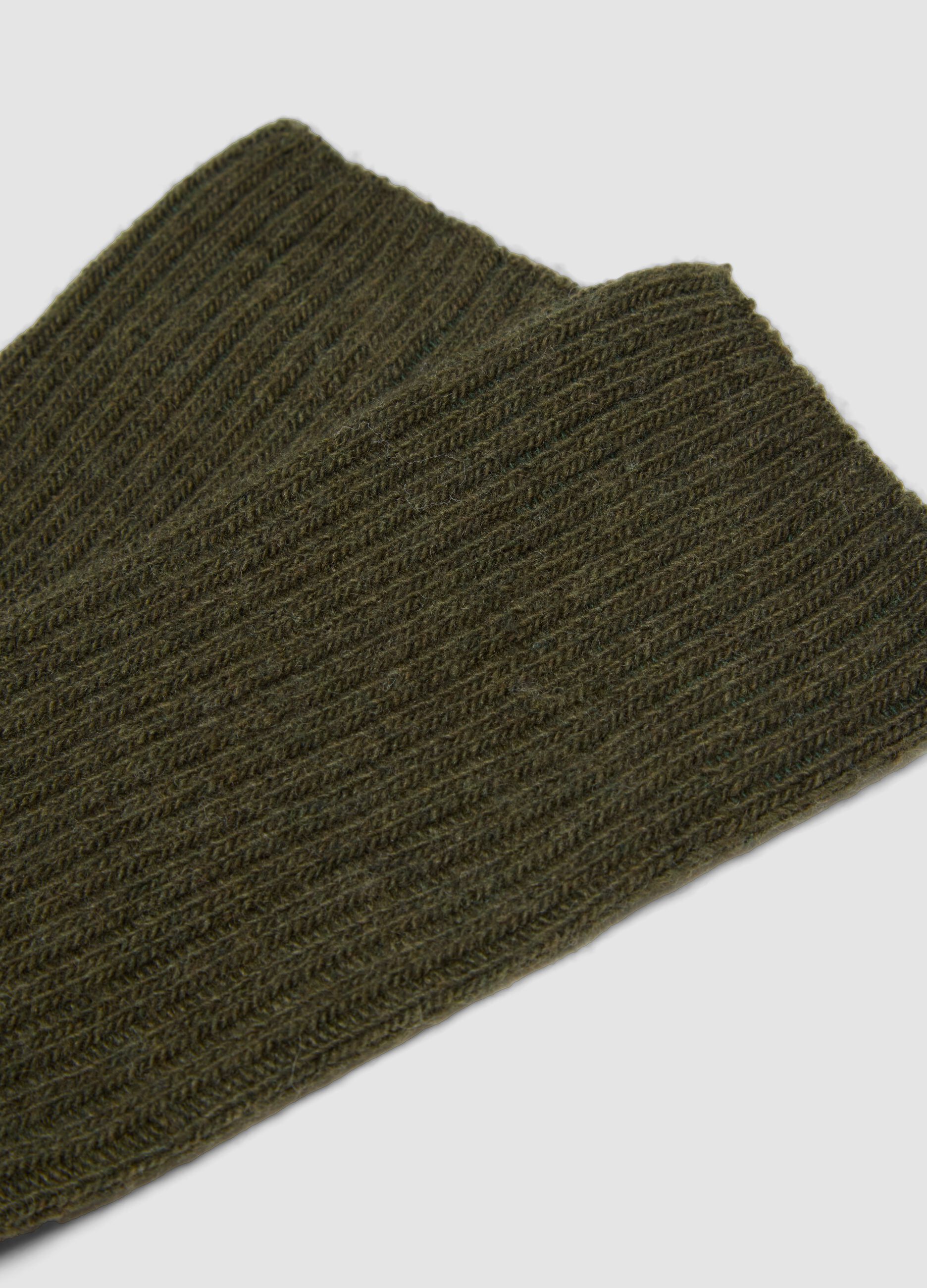 Green ribbed socks in wool, viscose and stretch cashmere