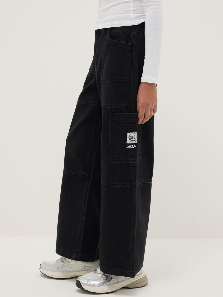 Black cotton blend cargo trousers for girls regular fit_2