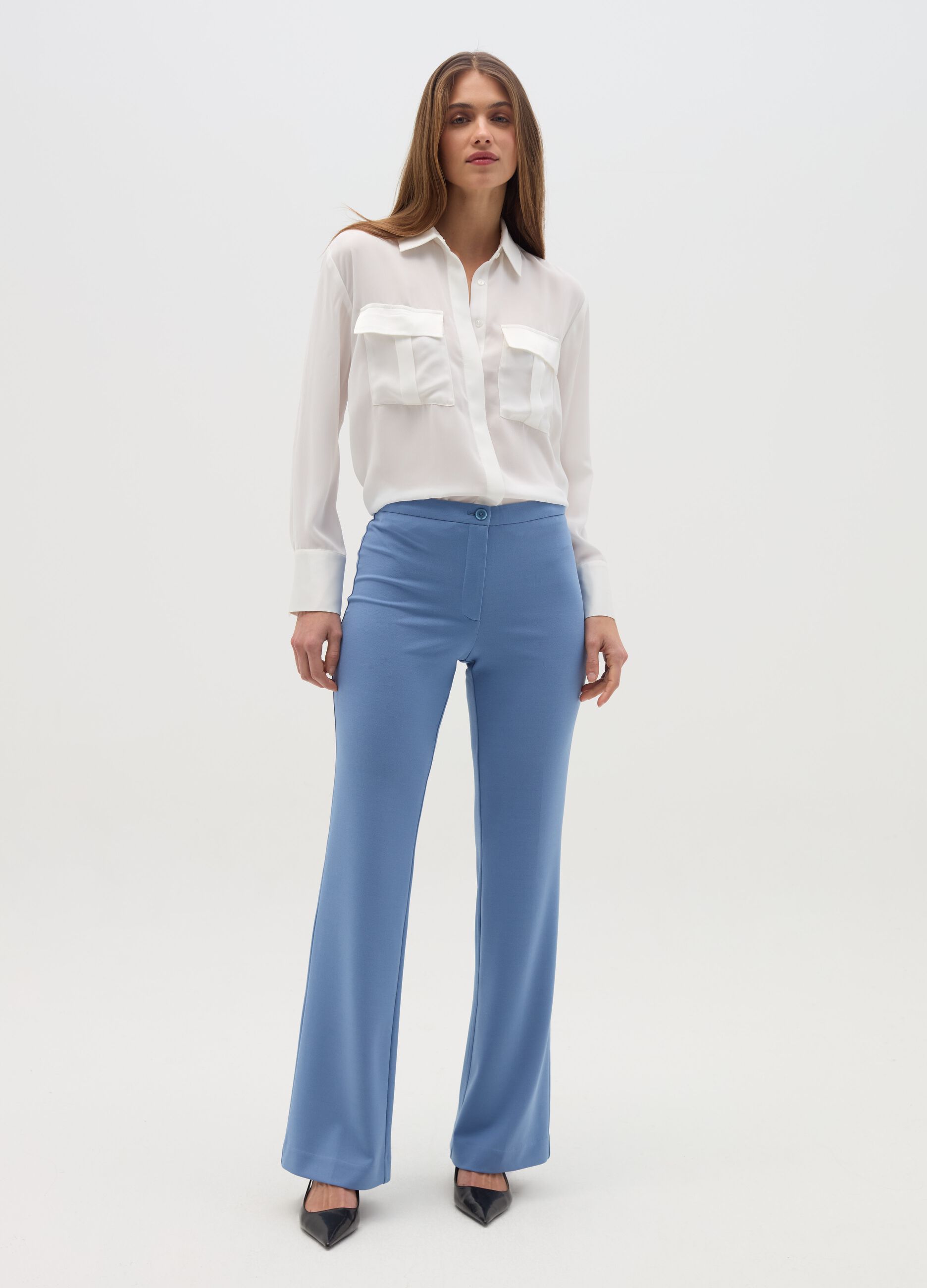 Pantalone flare fit tinta unita