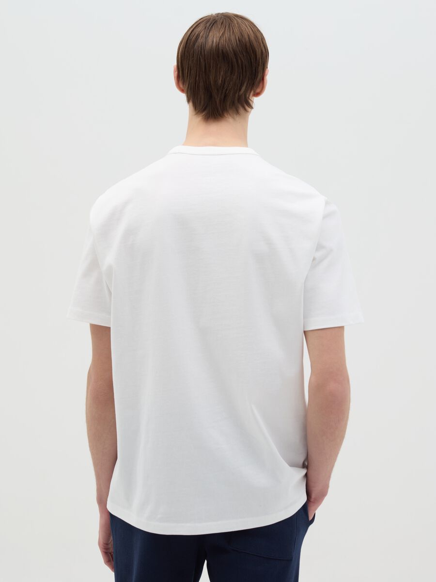 Relaxed-fit T-shirt with round neck_3