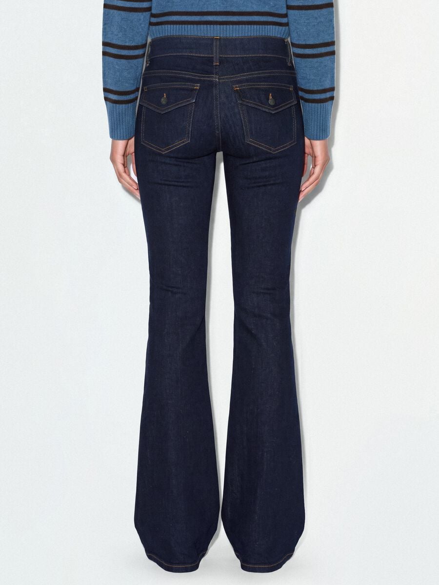 Jeans blu flare in cotone elasticizzato_4