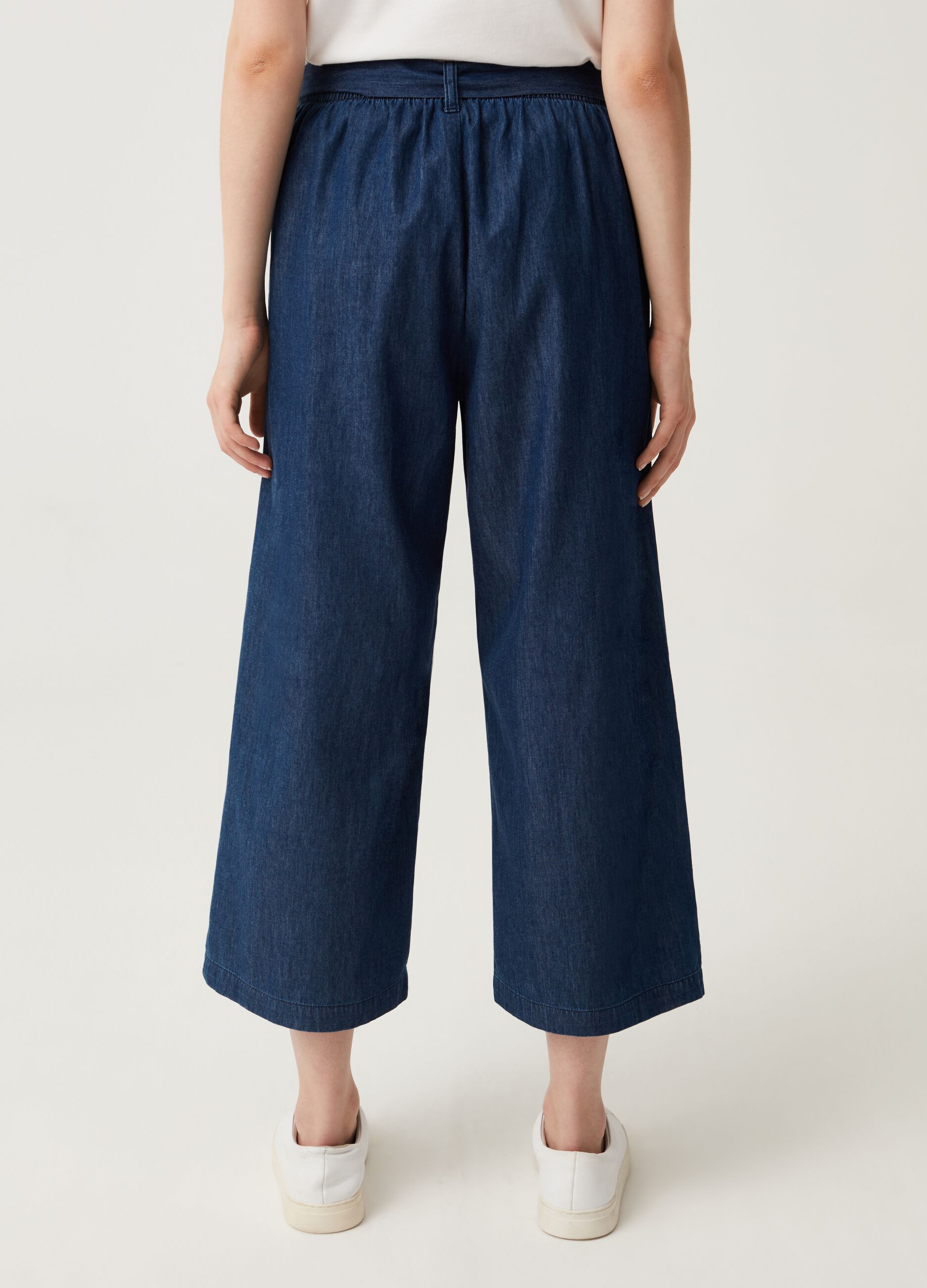 Jeans wide leg con cintura