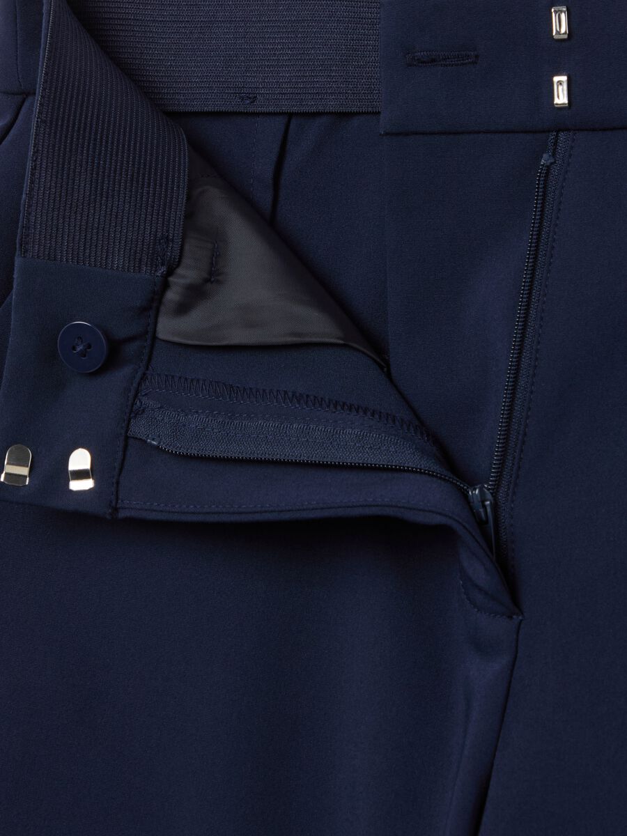 Chino trousers with pockets_5