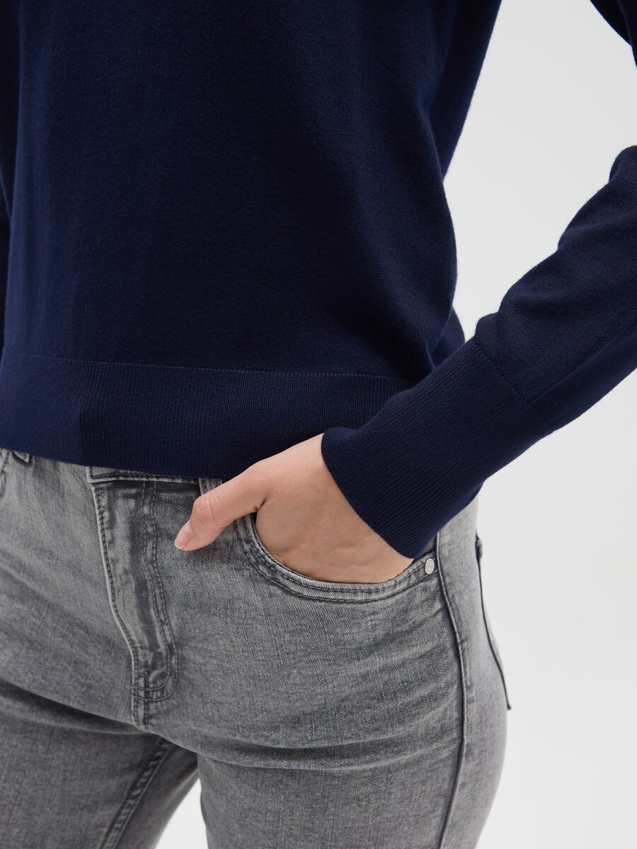 Blue crew neck sweater_3