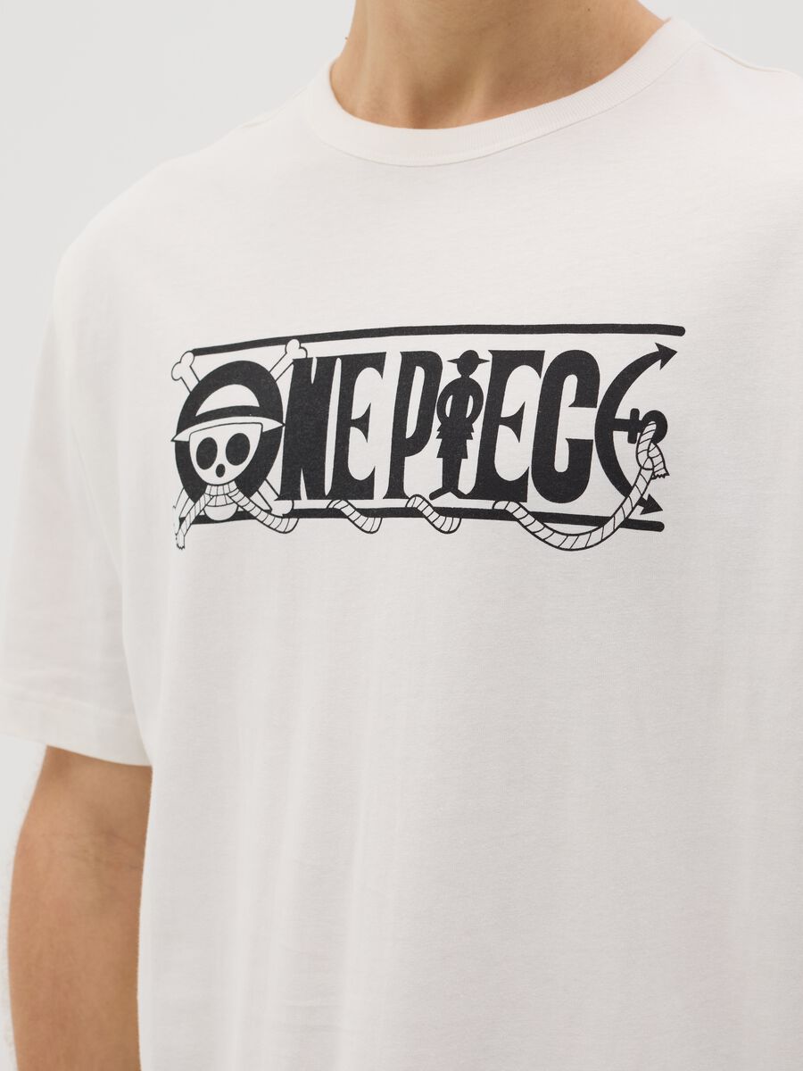 White T-shirt with One Piece print_3