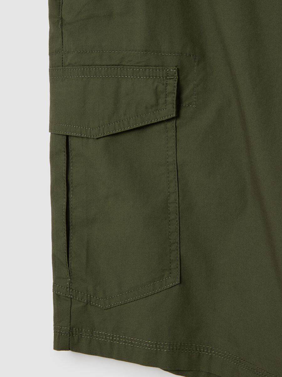 Men's green cotton cargo shorts regular fit_1