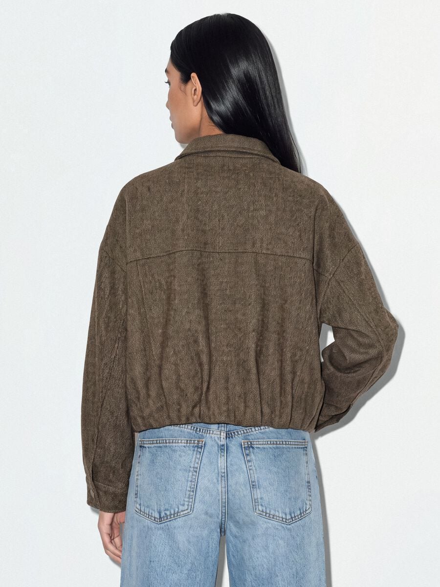 Giacca marrone regular con zip e fantasia spigata_3