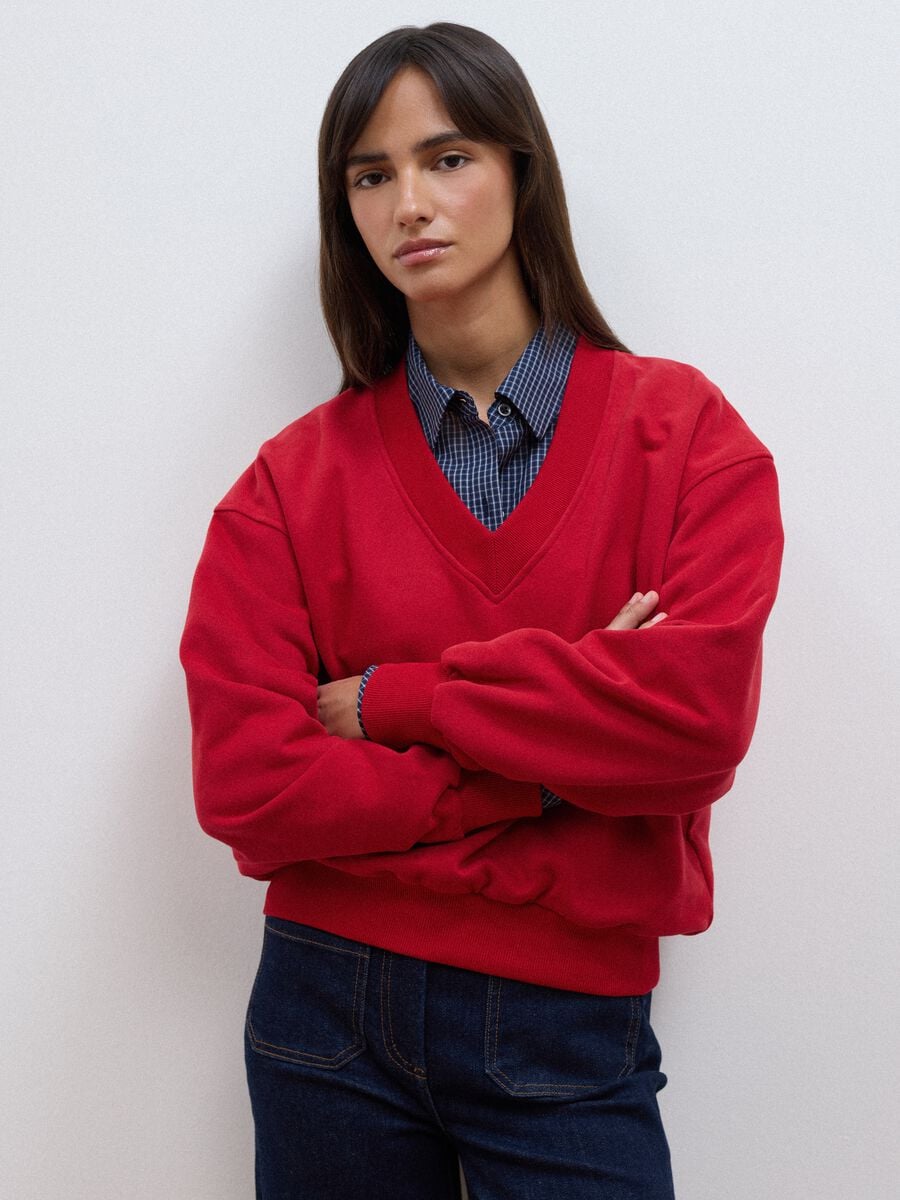 Felpa rossa in misto cotone con scollo a V over fit_0