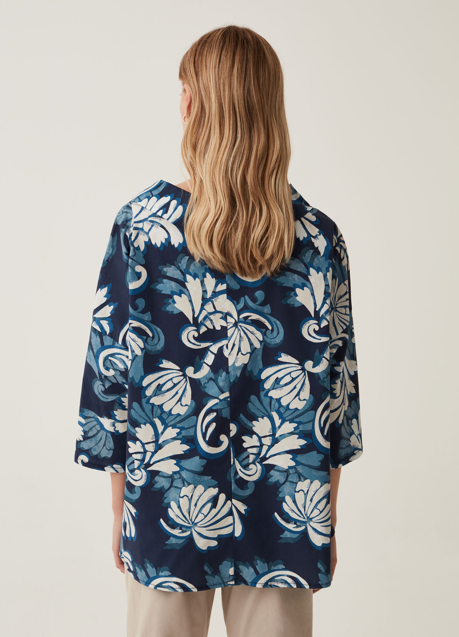 Blusa con collo risvoltato Hybrid_2