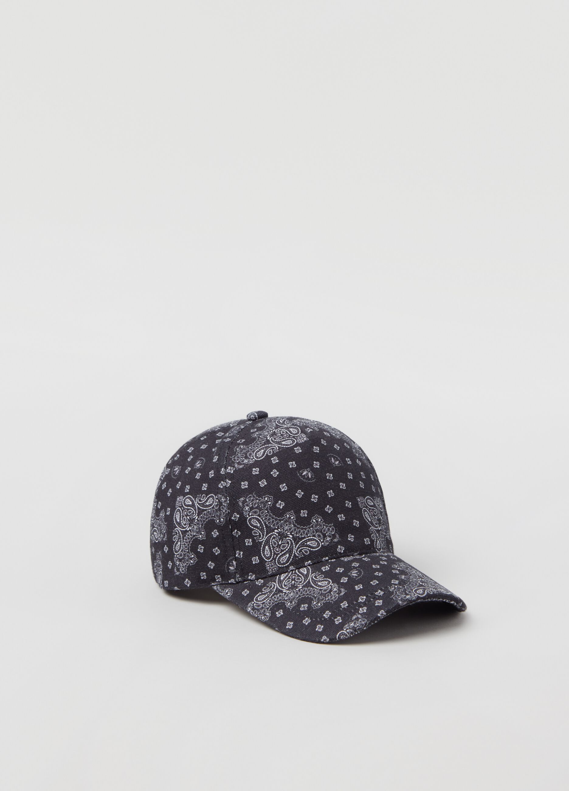 Baseball cap with paisley print