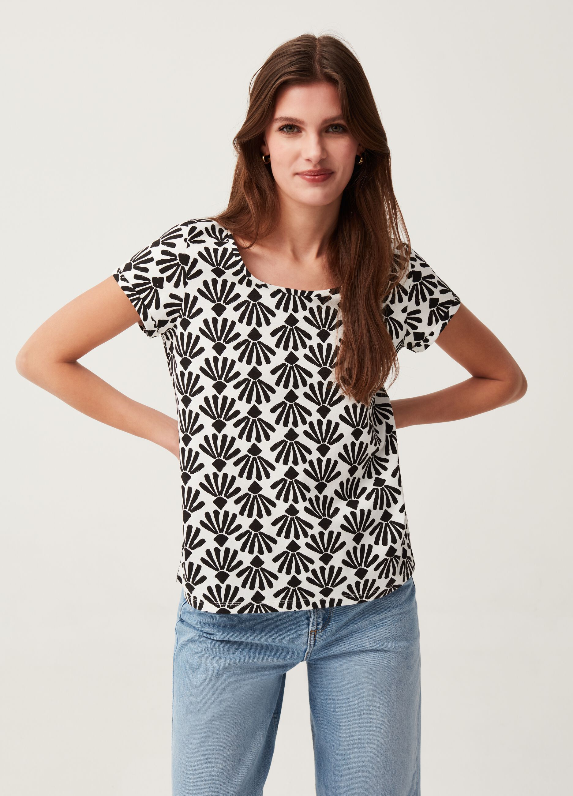 T-shirt con stampa all-over