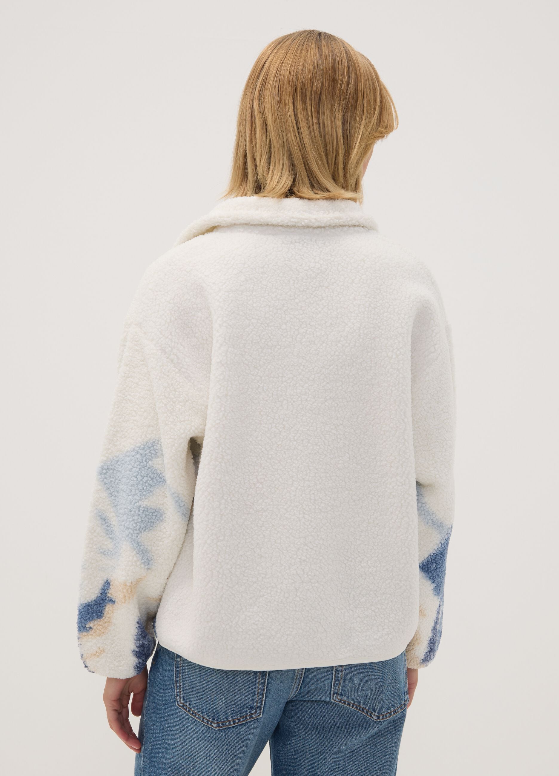 White full-zip sweatshirt with landscape print, regular fit
