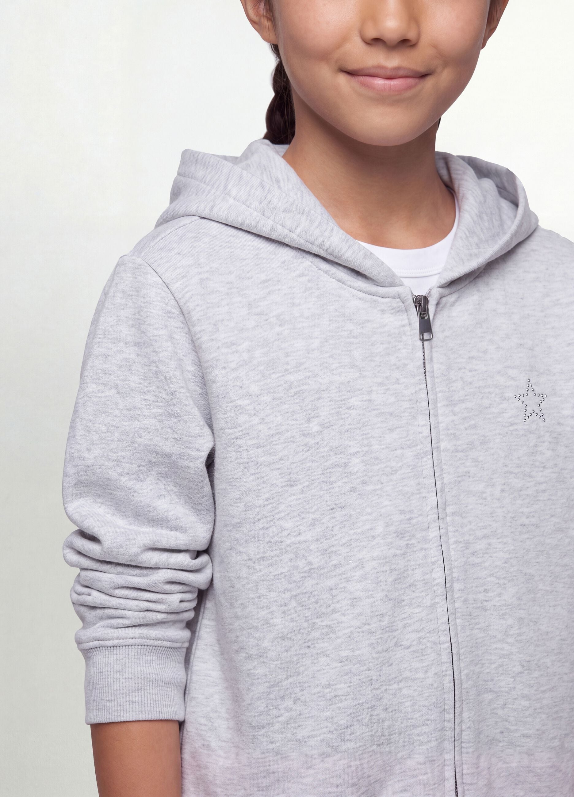 Girls&rsquo; grey hoodie in 100% organic cotton with star detail