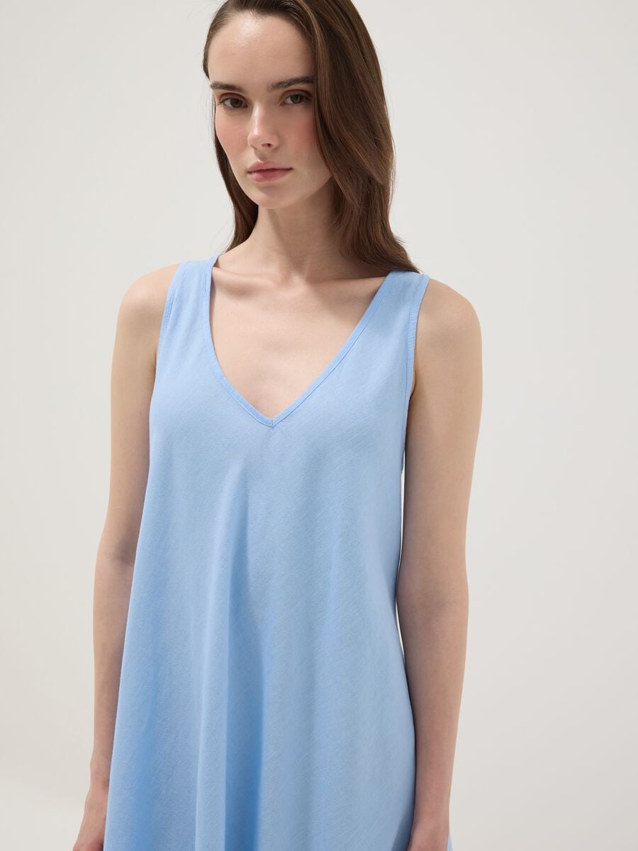 Abito midi azzurro in misto lino e viscosa con scollo a V regular fit_2