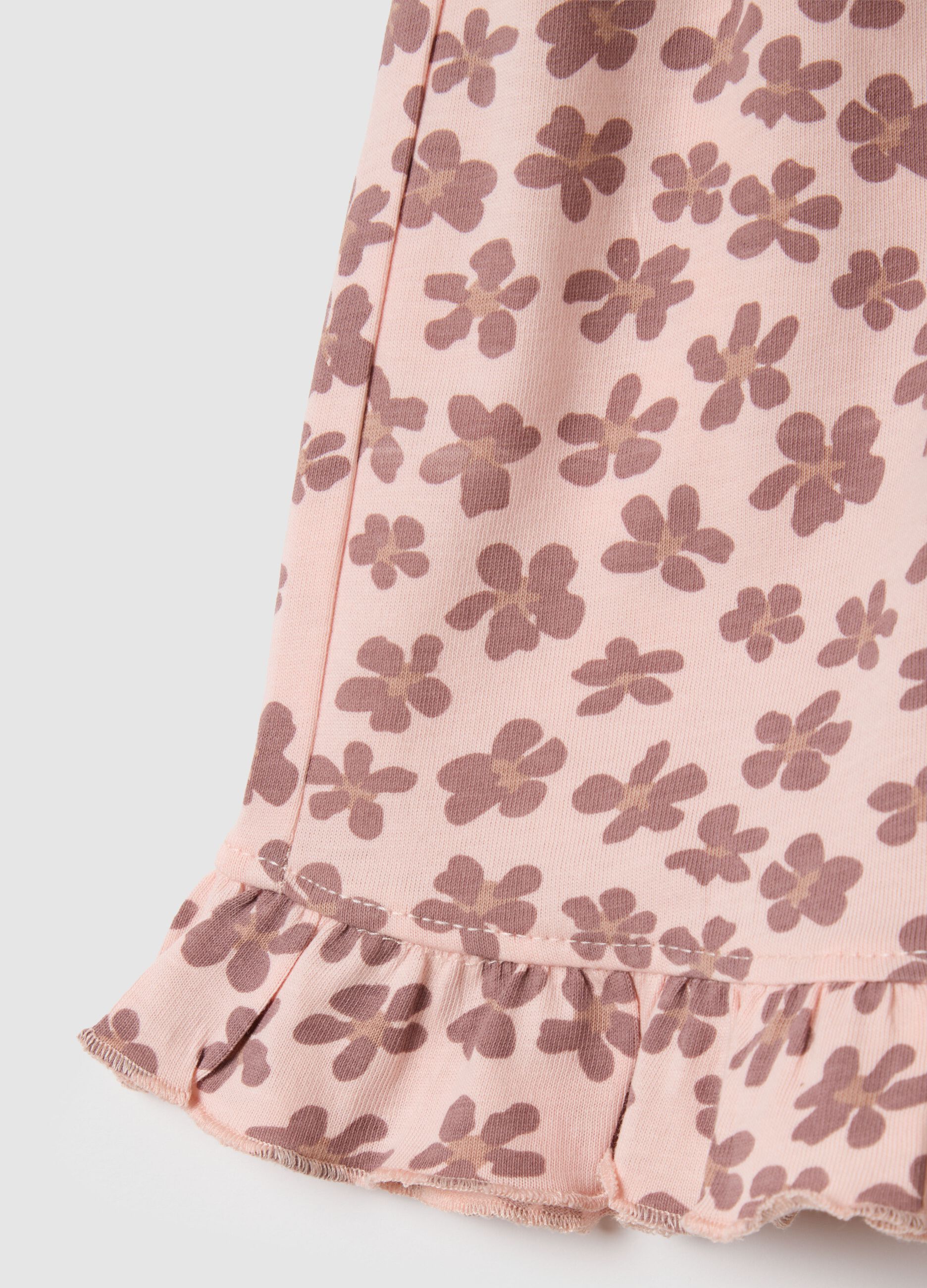 Girl's pure cotton pink regular fit shorts with ruffles