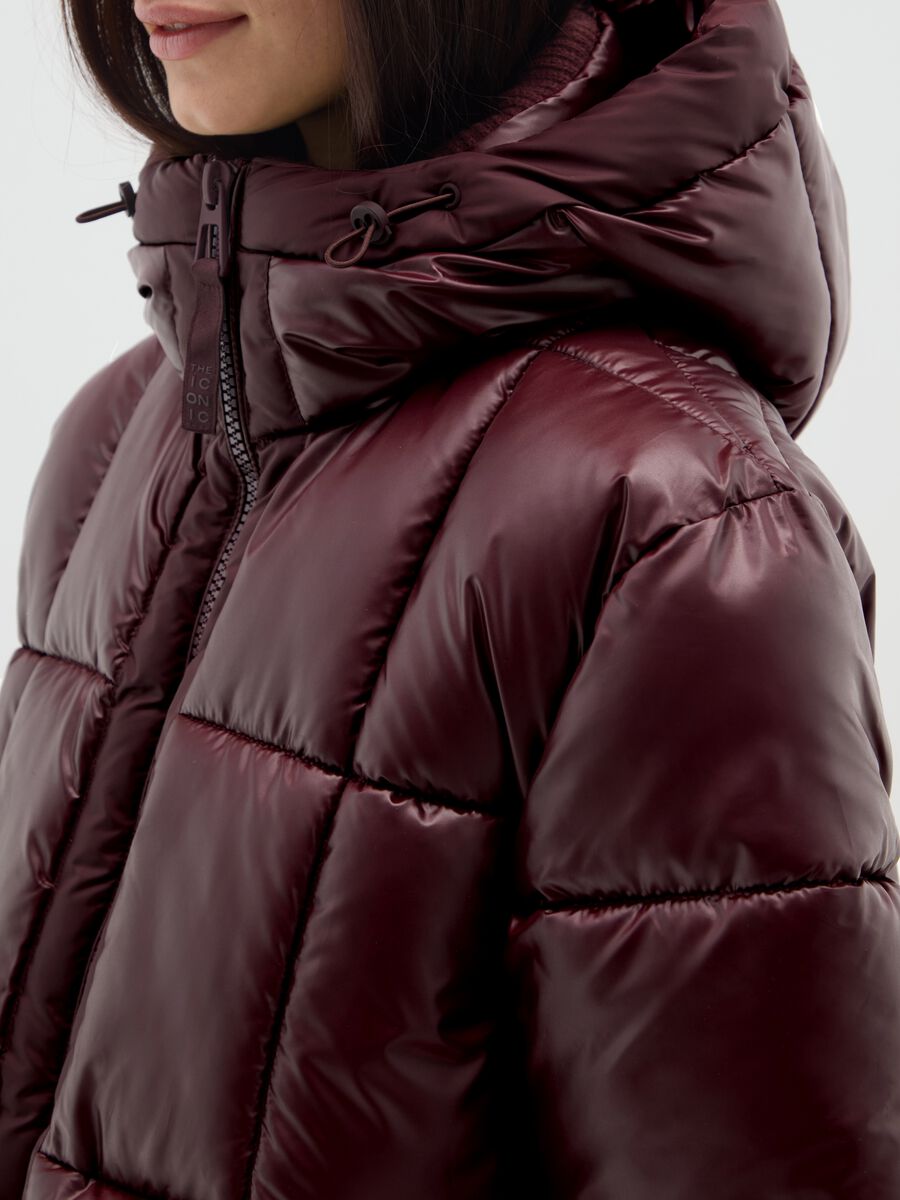 Piumino The Iconic Puffer bordeaux con cappuccio_3