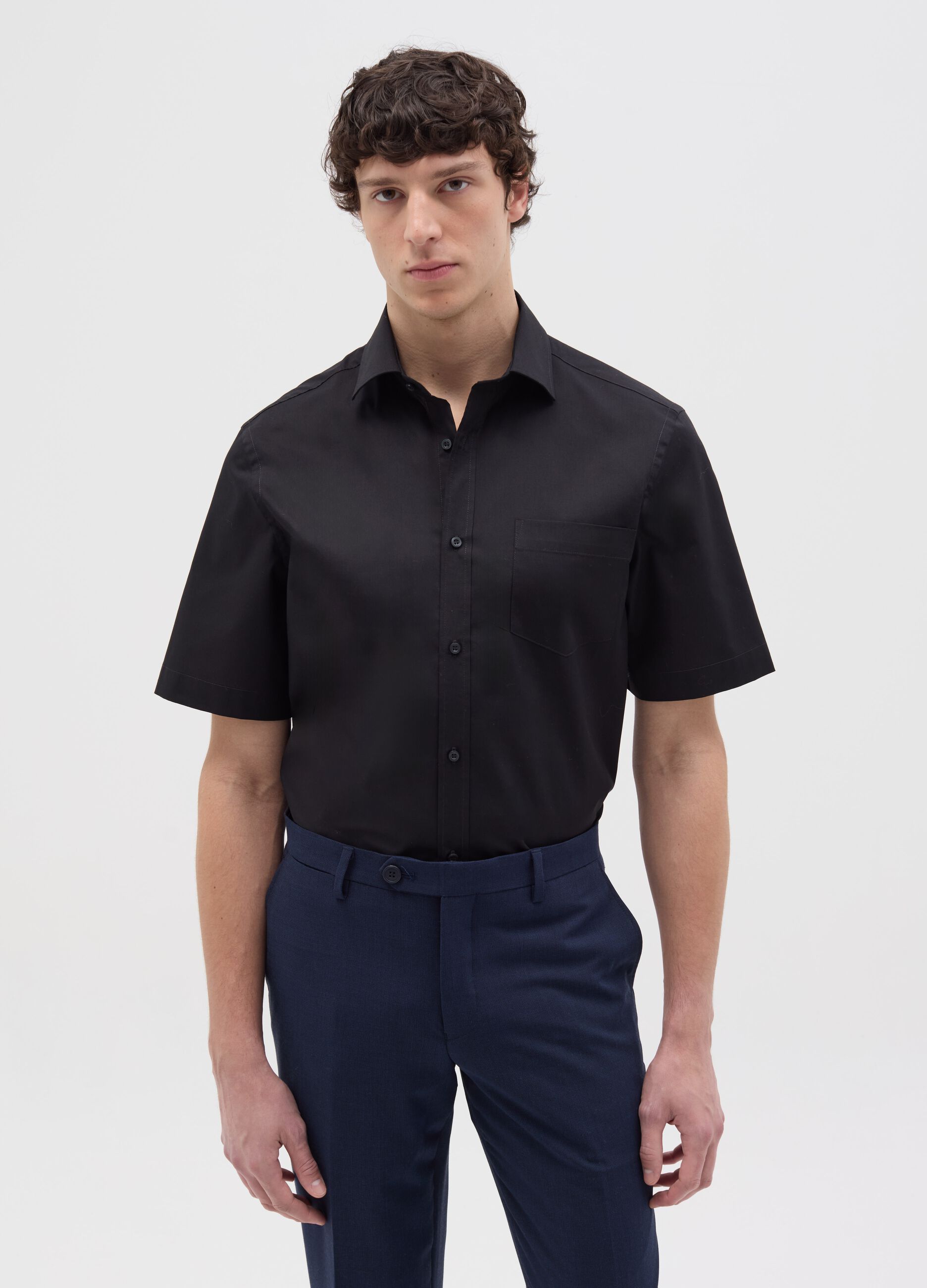 Regular-fit easy-iron shirt with short sleeves