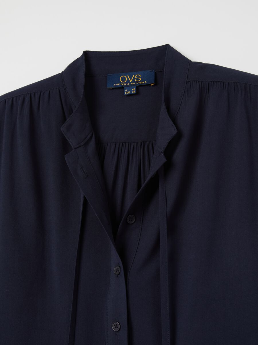 Blusa in viscosa con foulard_5